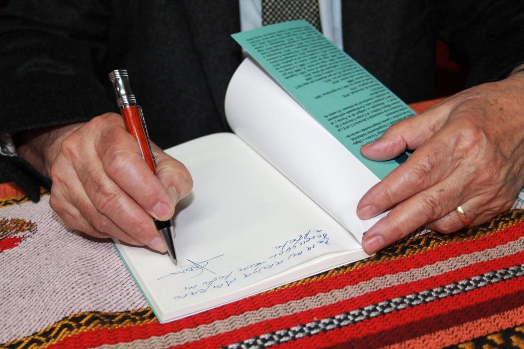 33755879_10204619534925726_8995600253176512512_o