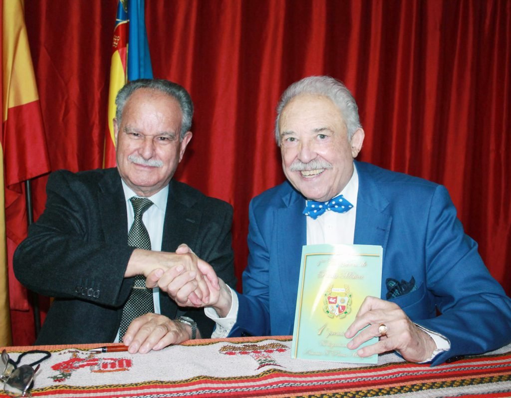 33788835_10204619538445814_1542404270177910784_o