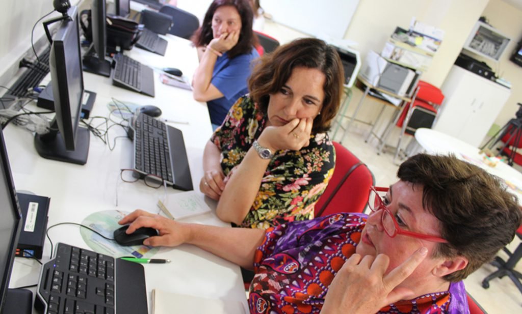 mujeres-red-ogijares-np2