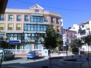 800px-Plaza1mayo_huetor