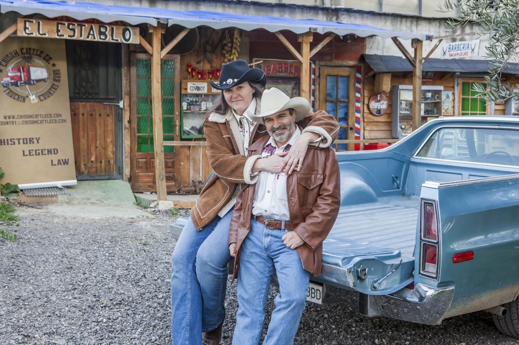Chisum Cattle Co-Establo-Ford Ranchero